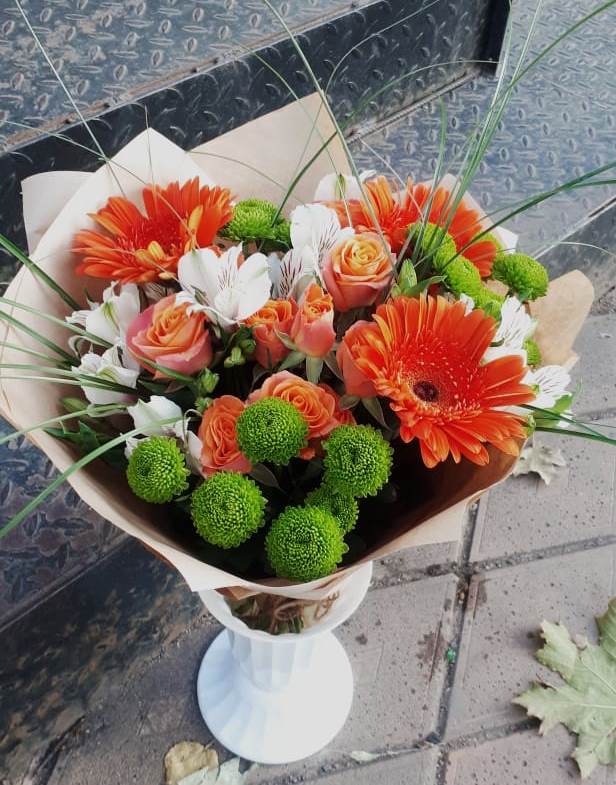 Букет цветов из: Герберы, Хризантемы, Альстромерии и Розы в Усть-Кинельском