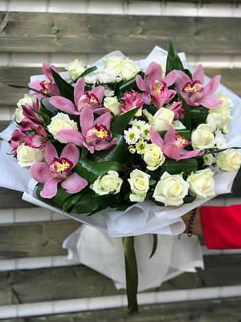 Букет цветов из: Розы и Хризантемы в Усть-Кинельском