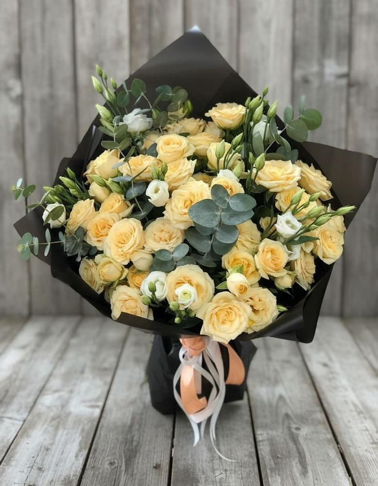 Букет цветов из: Розы и Лизиантусы в Усть-Кинельском