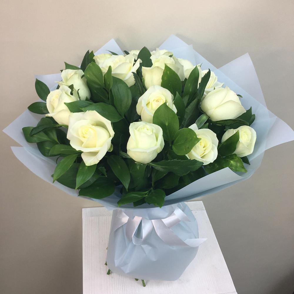 Букет 15 Белых роз Проуд в Усть-Кинельском