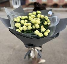 Букет Белые кустовые розы Солинеро в Усть-Кинельском