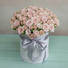 Цветочная композиция из Розы в шляпной коробке в Усть-Кинельском