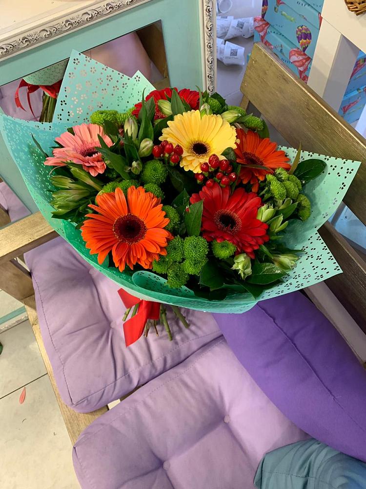 Букет цветов из: Герберы, Хризантемы и Альстромерии в Усть-Кинельском