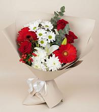 Букет цветов из:  Розы, Хризантемы, Герберы и Лилии в Усть-Кинельском