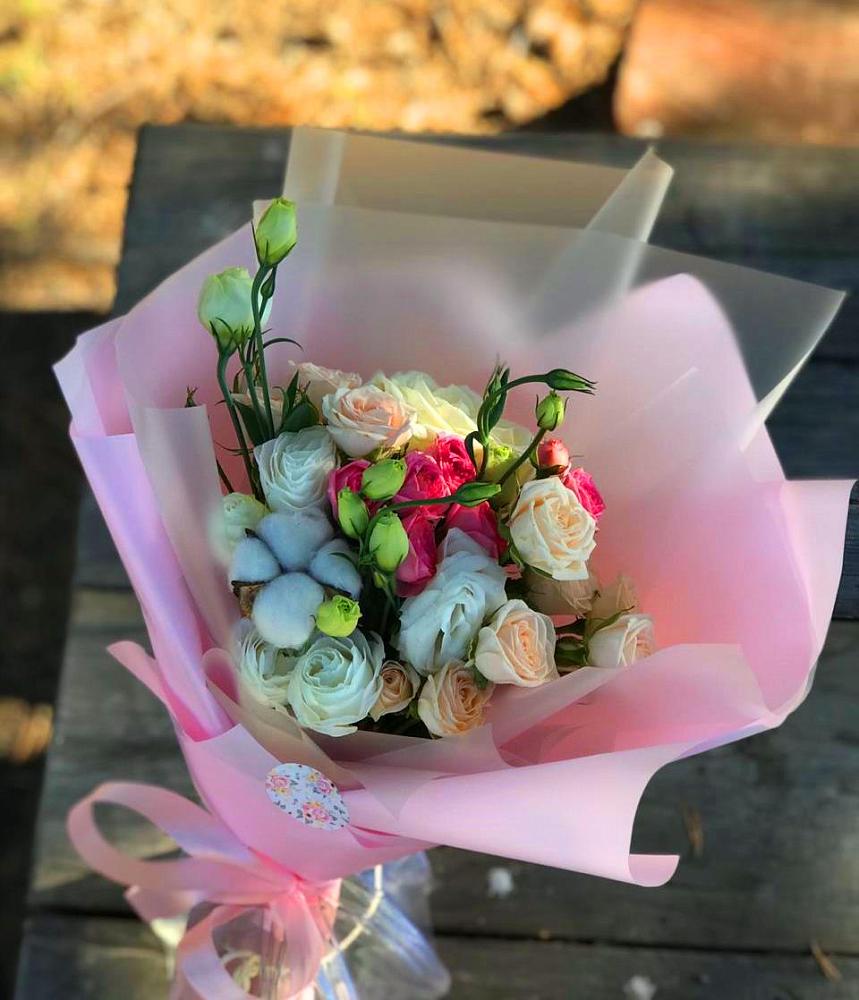 Букет цветов из: Розы и Лизиантусы в Усть-Кинельском