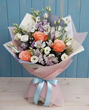 Букет цветов из:  Лизиантусы, Розы, Альстромерии и Гипсофила в Усть-Кинельском