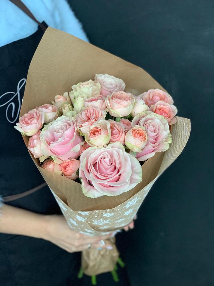 Букет цветов из: Хризантемы и Розы в Усть-Кинельском