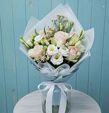 Букет цветов из:  Розы и Лизиантусы в Усть-Кинельском