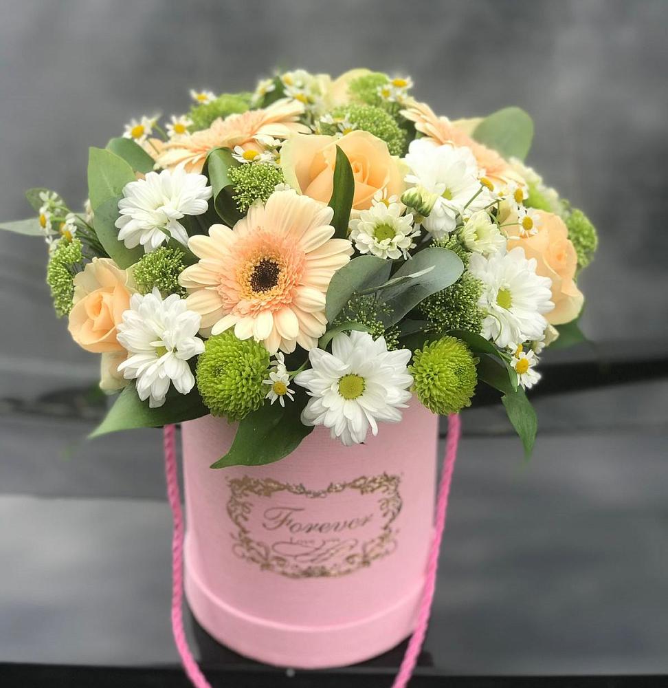 Цветочная композиция из Розы, Герберы и Хризантемы в шляпной коробке в Усть-Кинельском