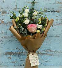 Букет цветов из:  Розы и Лизиантусы в Усть-Кинельском