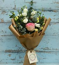 Букет цветов из:  Розы и Лизиантусы в Усть-Кинельском