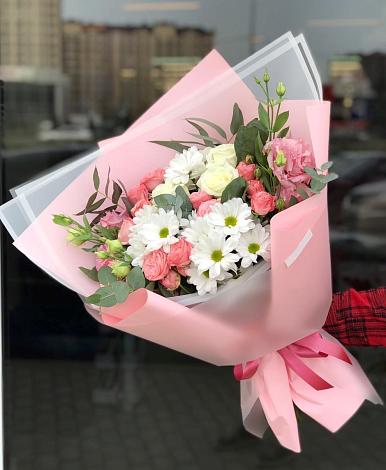 Букет цветов из: Розы, Лизиантусы и Хризантемы в Усть-Кинельском