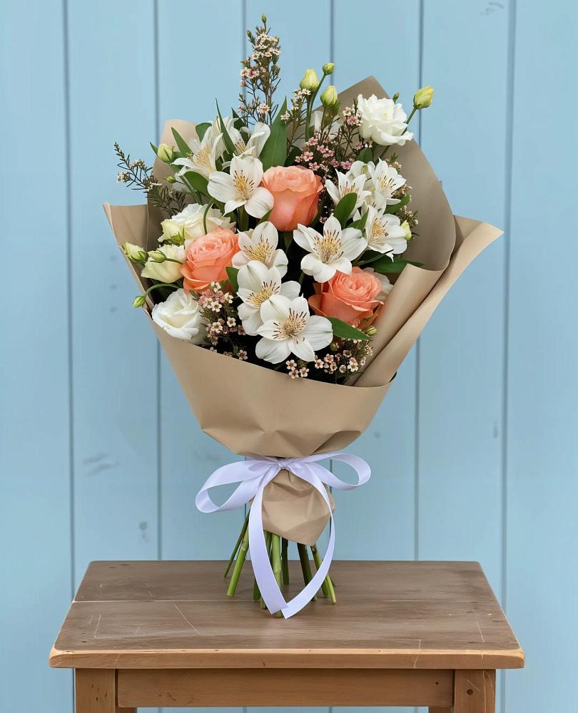 Букет цветов из: Альстромерии, Лизиантусы, Розы и Хризантемы в Усть-Кинельском