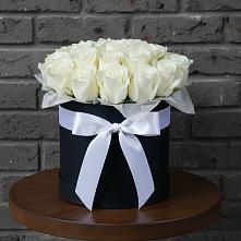 Цветочная композиция из Розы в шляпной коробке в Усть-Кинельском