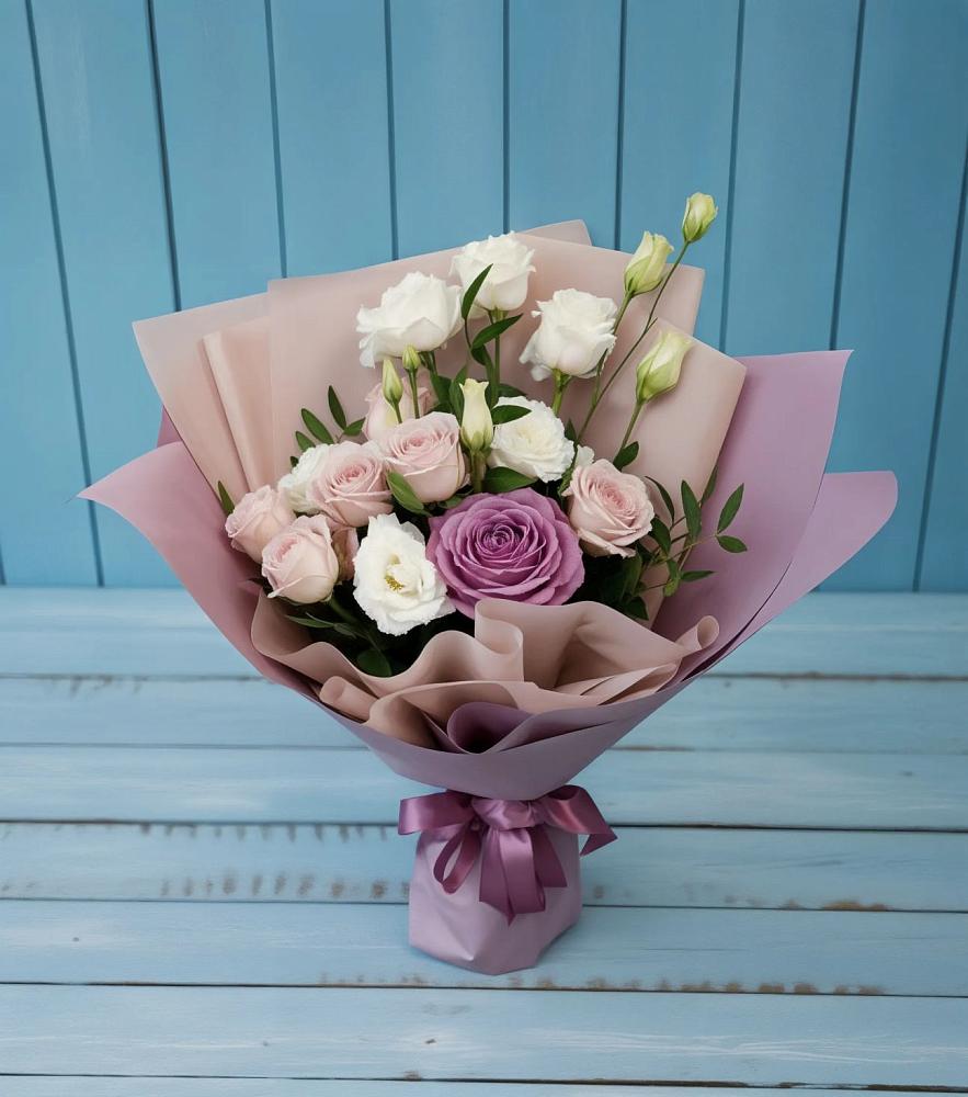 Букет цветов из: Розы и Лизиантусы в Усть-Кинельском