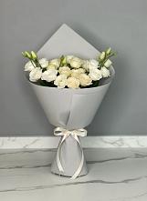 Букет цветов из:  Розы и Лизиантусы в Усть-Кинельском